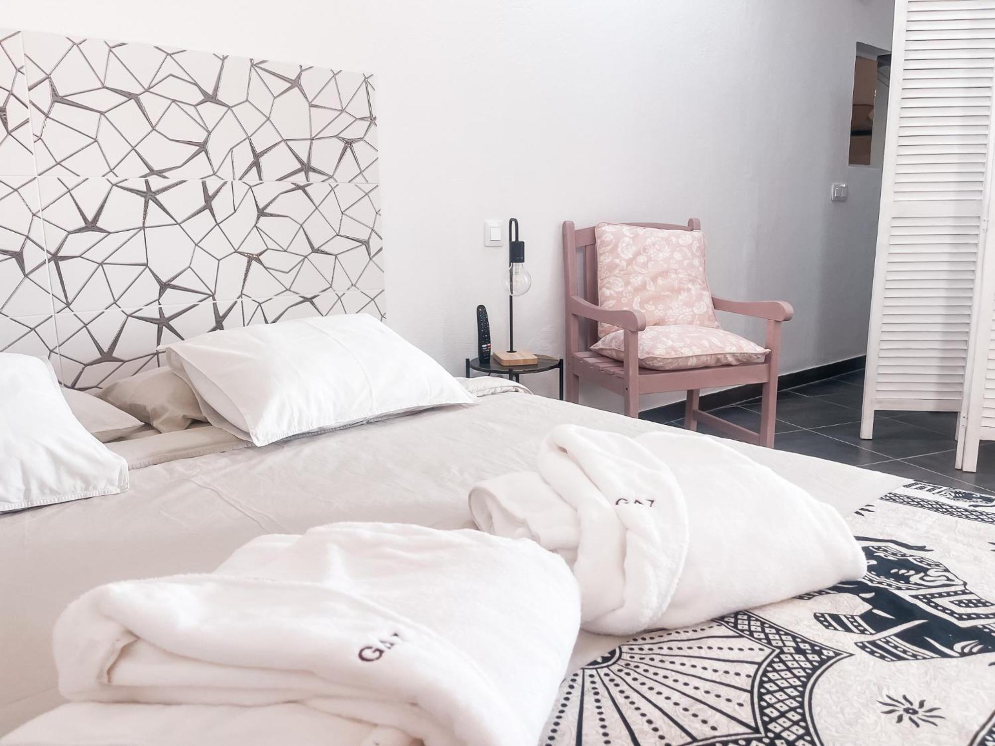Casa Rural Ga7Colores Only Adult Montana Blanca Εξωτερικό φωτογραφία